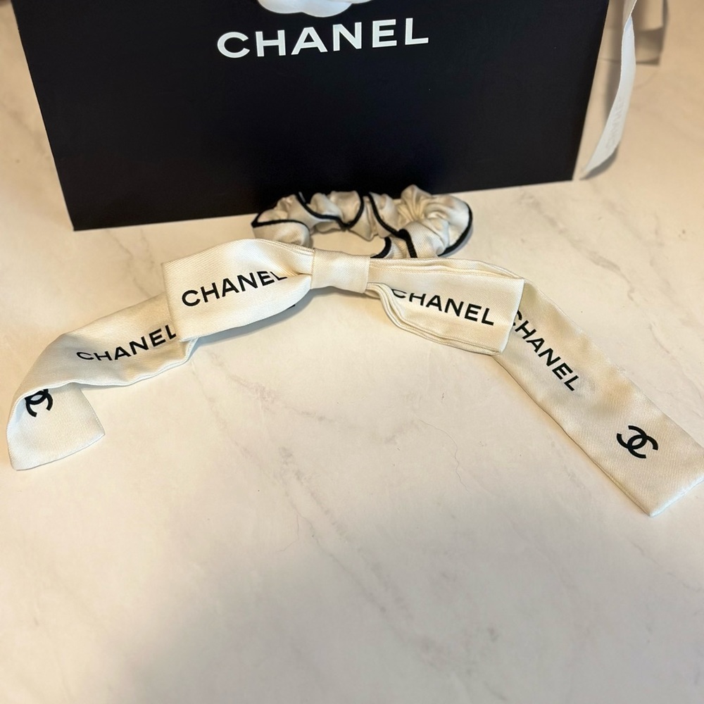 CHANEL HAIR TIE 2023 BLACK/IVORY